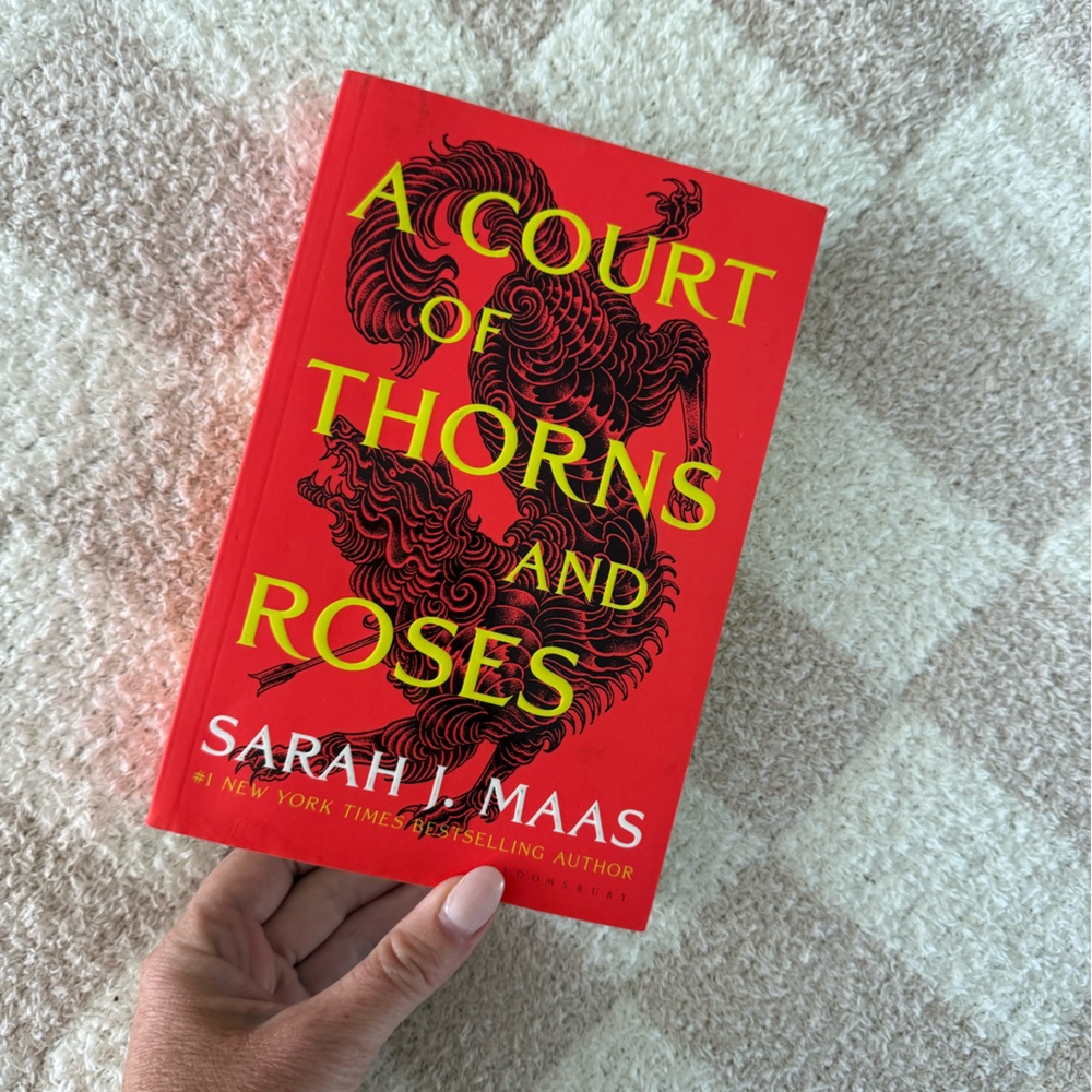 A Court of Thorns and Roses Book